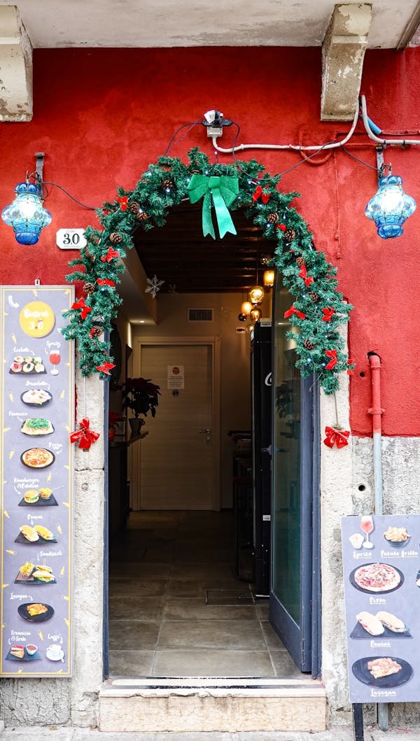 Louer une arche décorée pour noël : décoration festive garantie